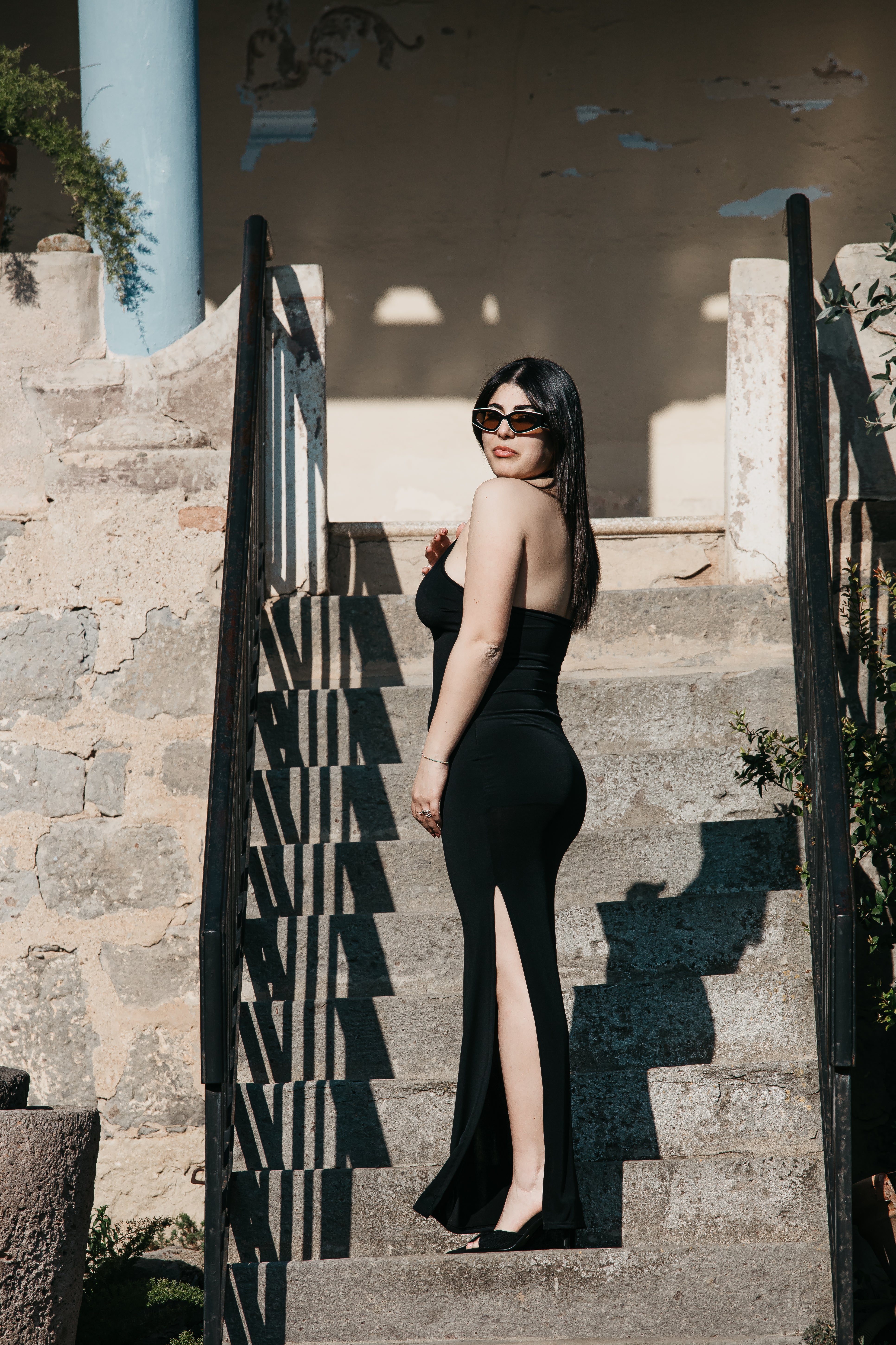 Abito lungo con scollo