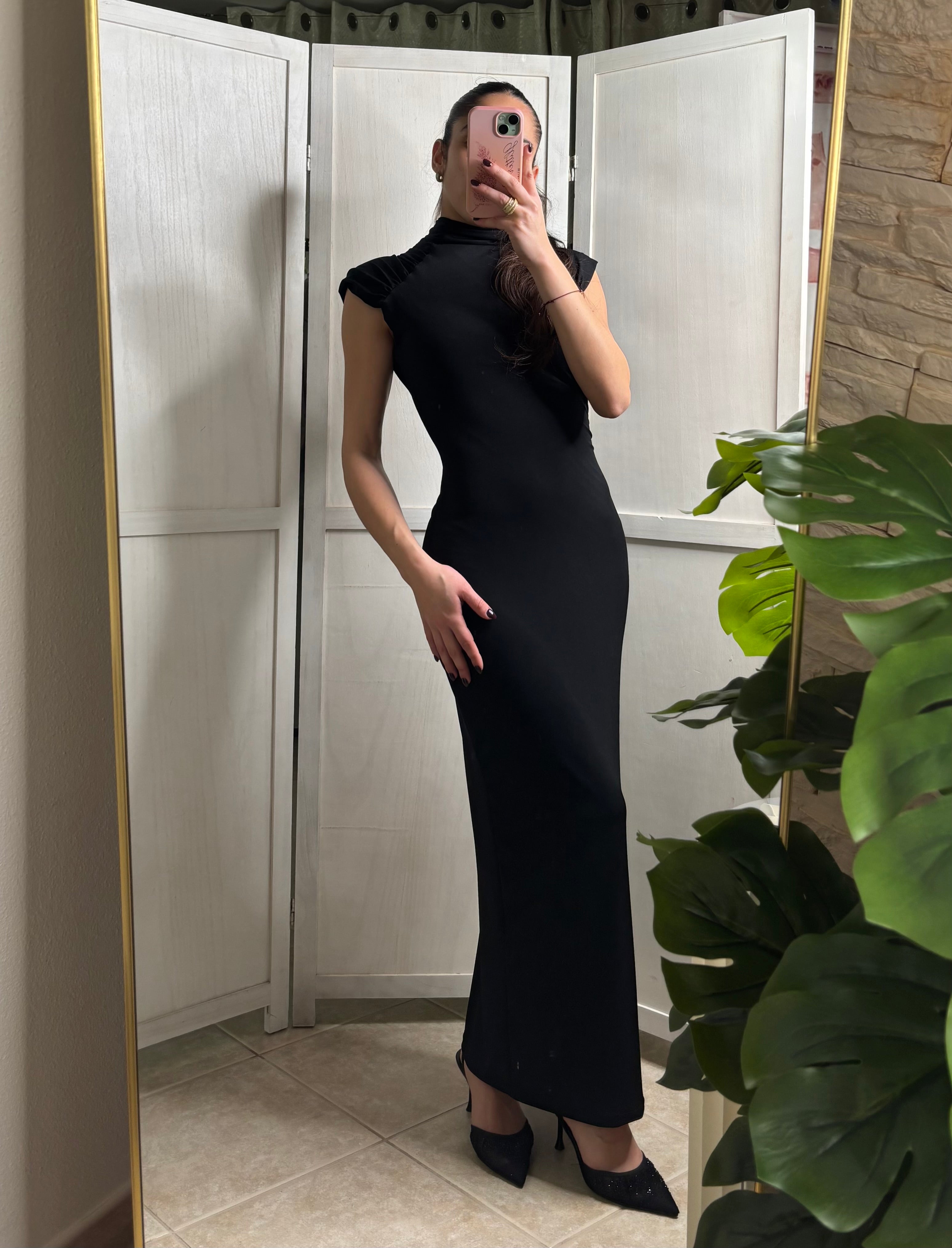 Abito lungo con spalline