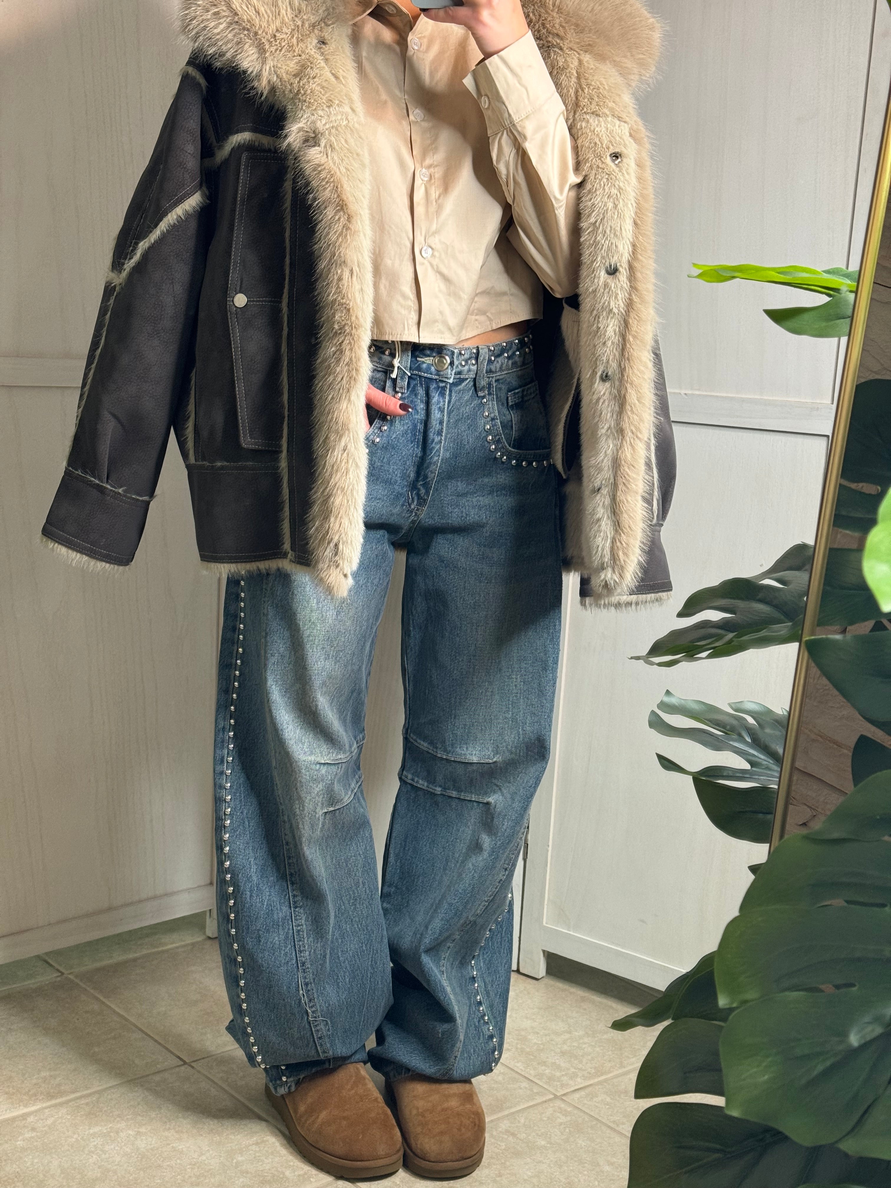 Jeans con dettagli borchiati