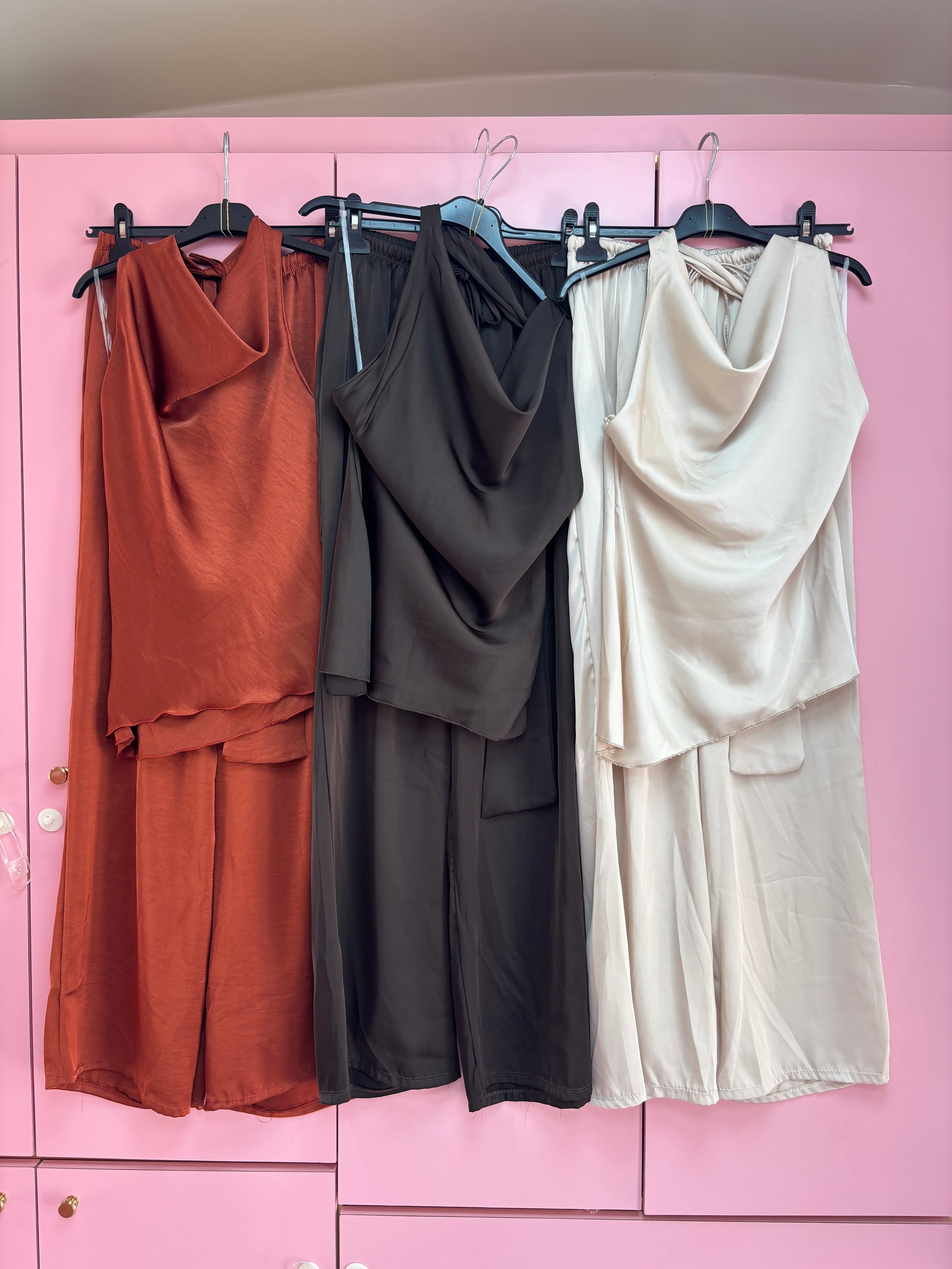 Completo Satin con pantalone