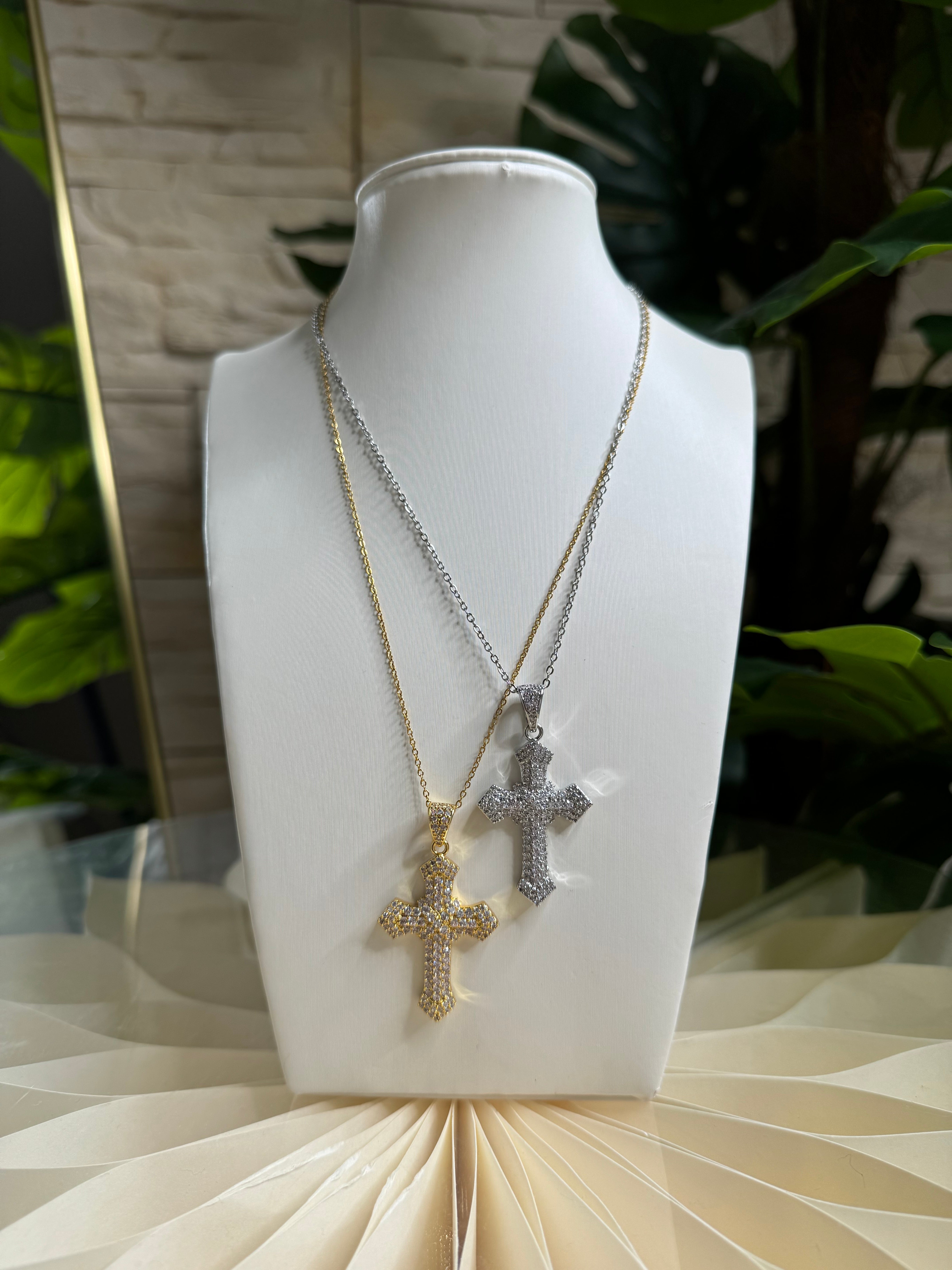 Collana Croce Brillantinata