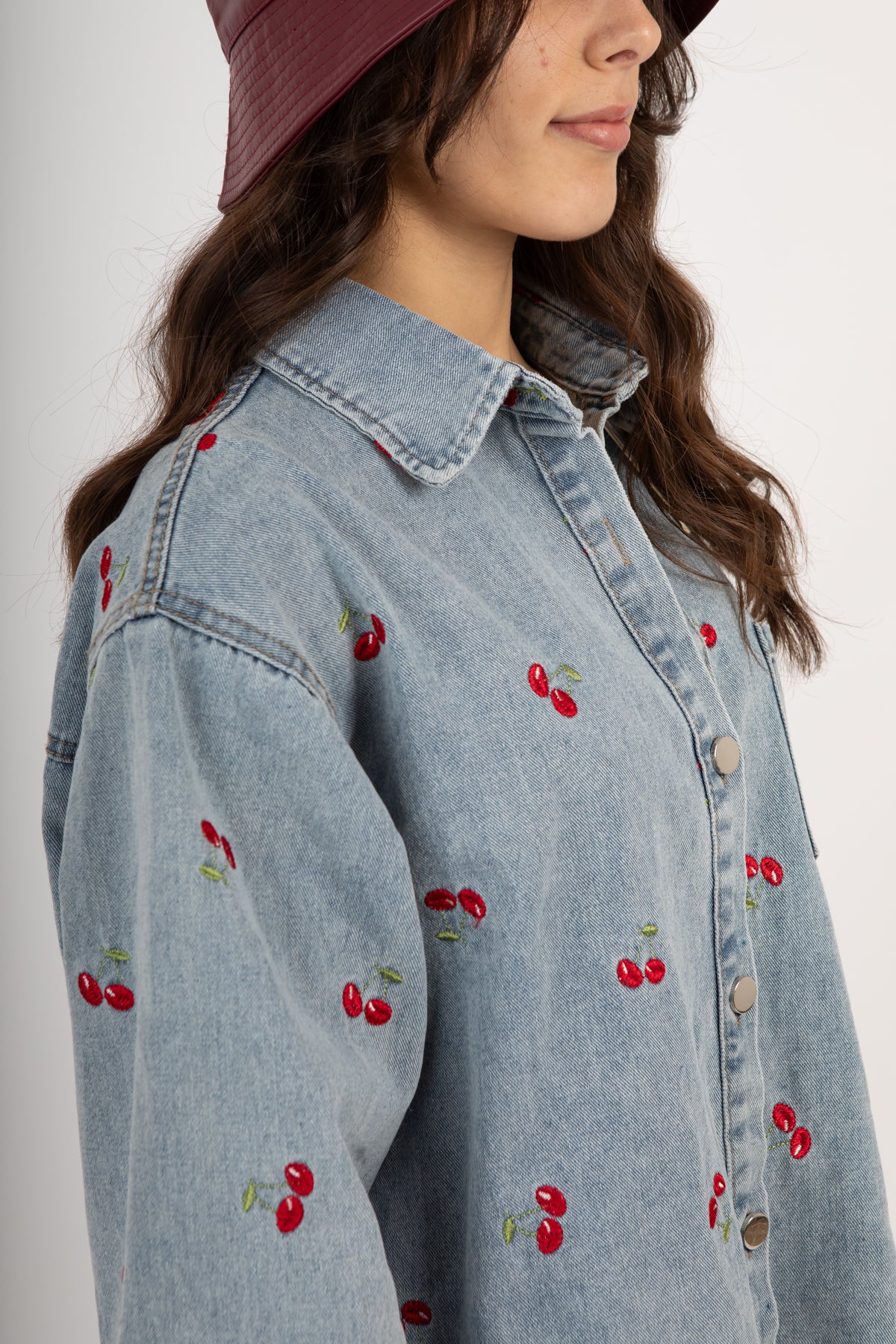Camicia denim  fantasia ciliegie