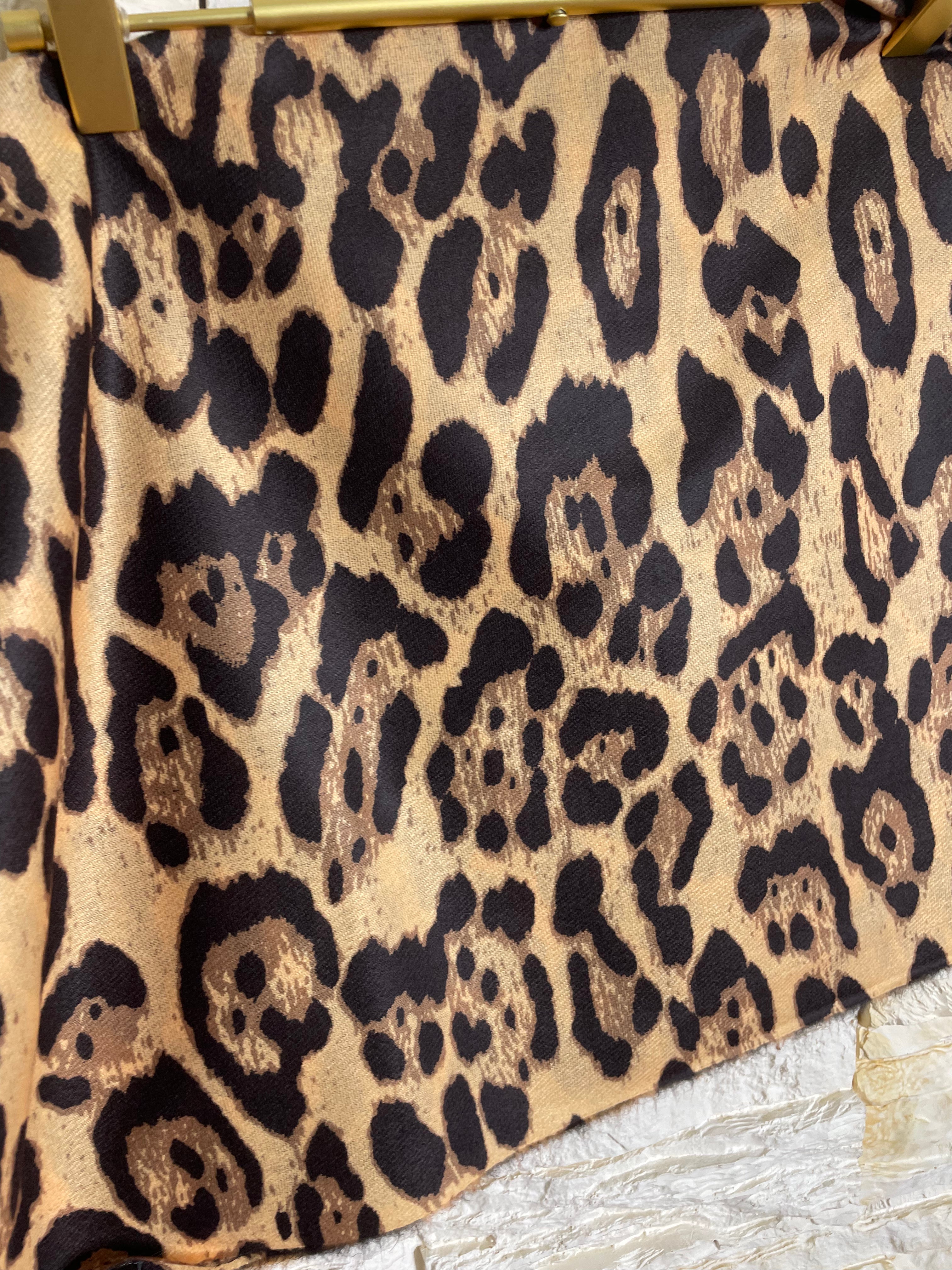 Pashmina leopardata